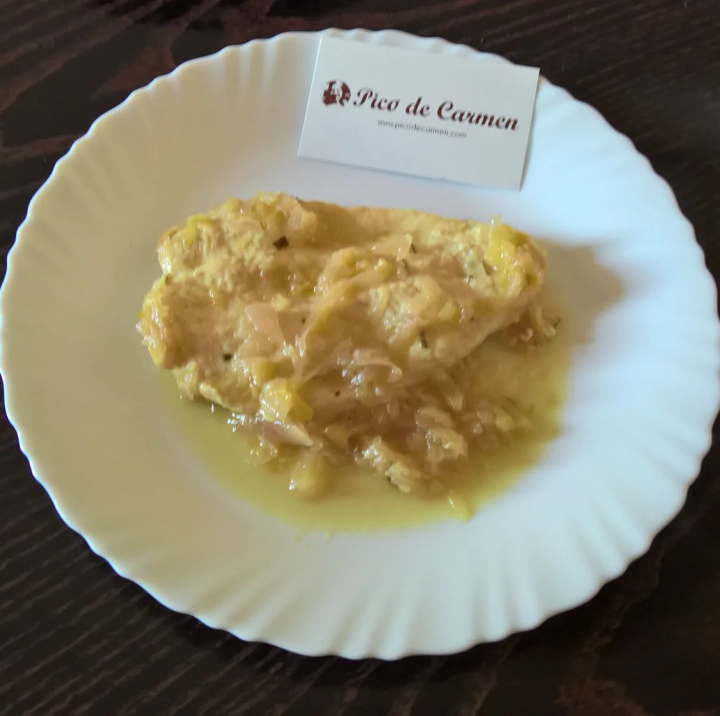 petto di pollo in salsa di cipolle e mele
